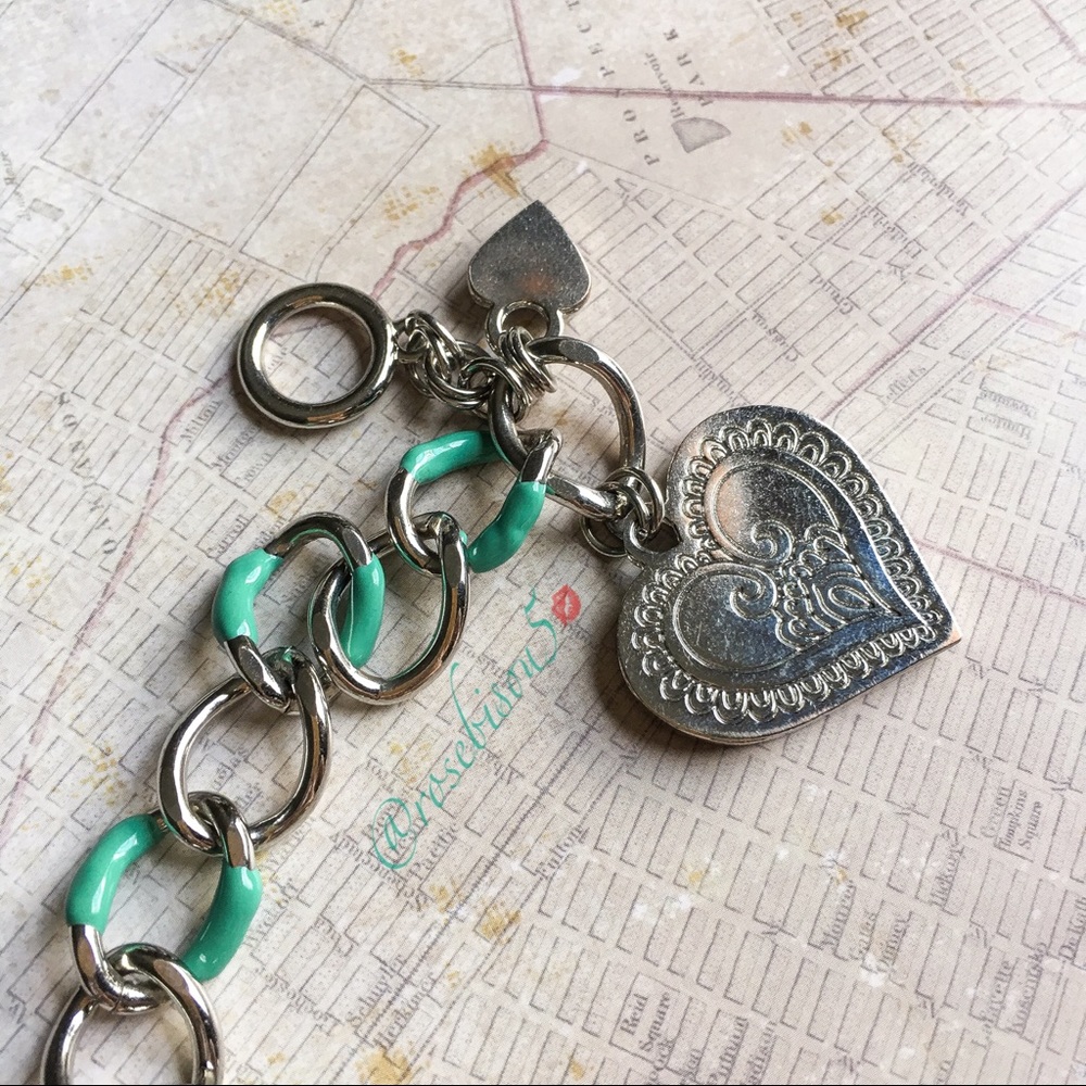 HP✨{HARD ROCK COUTURE} Pavé Heart Toggle Bracelet - Picture 3 of 5